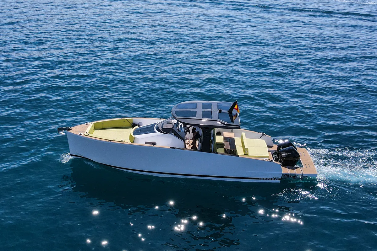 Head on Leo, a Tesoro T40 motorboat at Seget Donji, Croatia