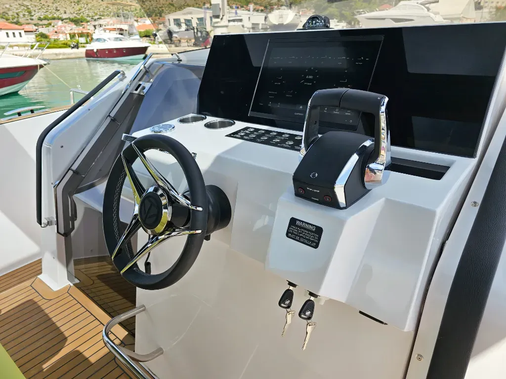 Leo, a Tesoro T40 motorboat at Seget Donji, Croatia