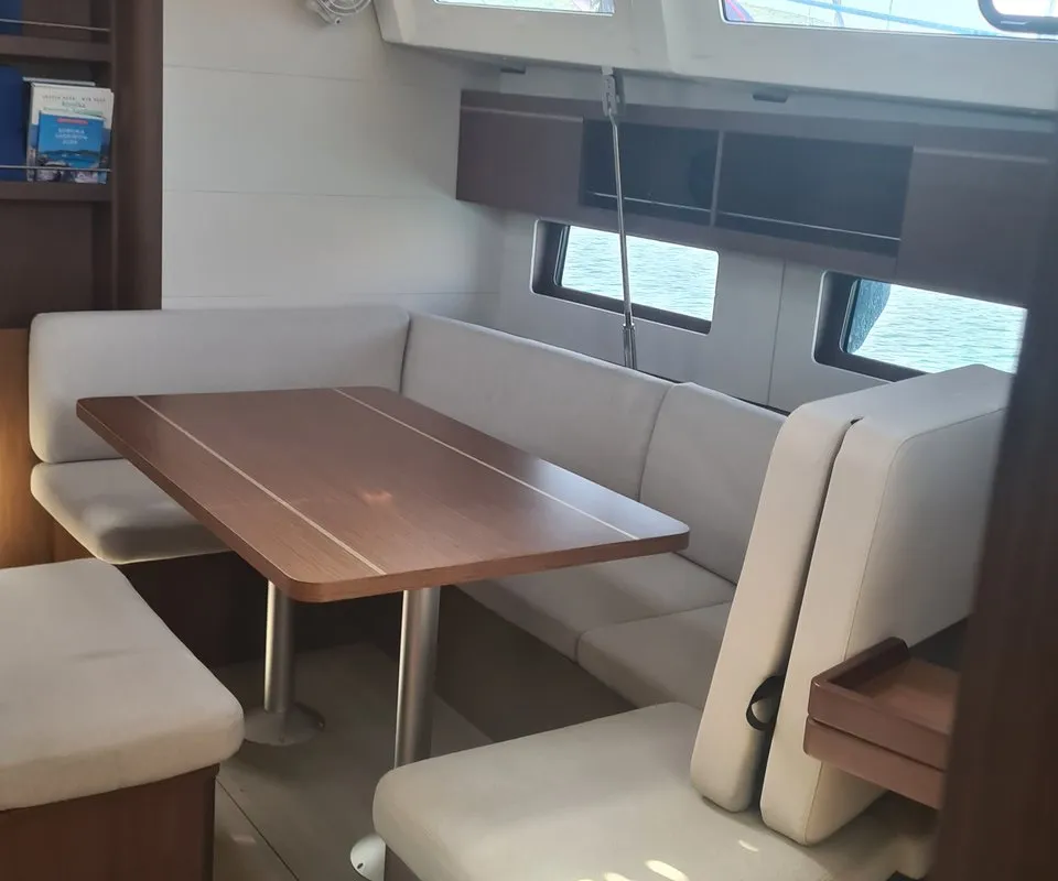 Salon of Salina, a Beneteau Oceanis 46.1 Performance Line sailboat at Figari/Golfo Aranci, Italy