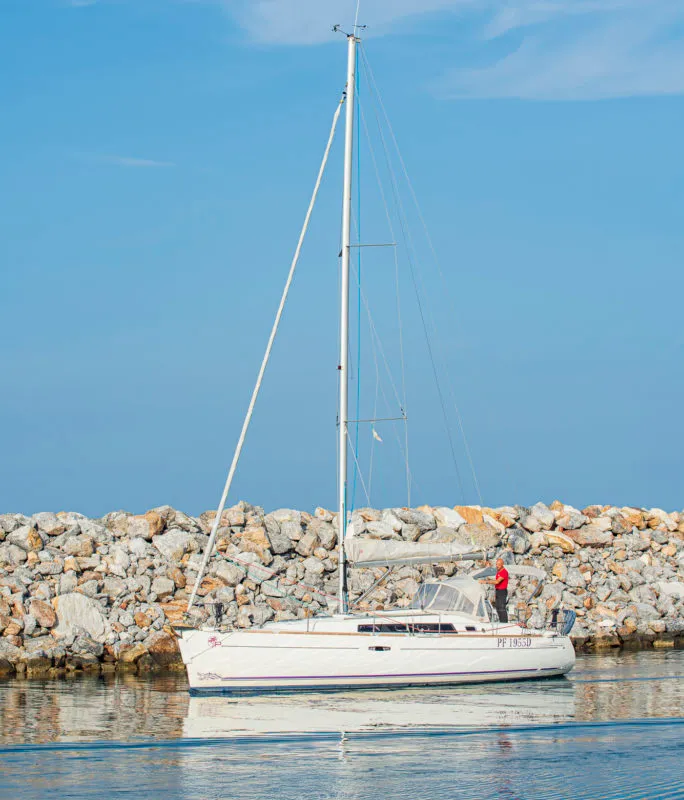 Exterior view of Rebecca, a Beneteau Oceanis 34 sailboat at San Vincenzo, Italy