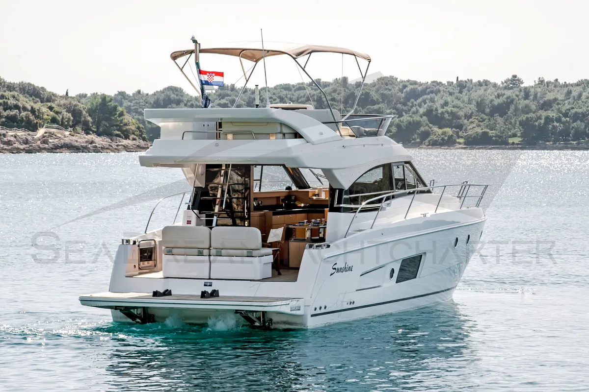 Exterior view of SUNSHINE, a Bavaria Virtess 420 Fly motorboat at Općina Sukošan, Croatia