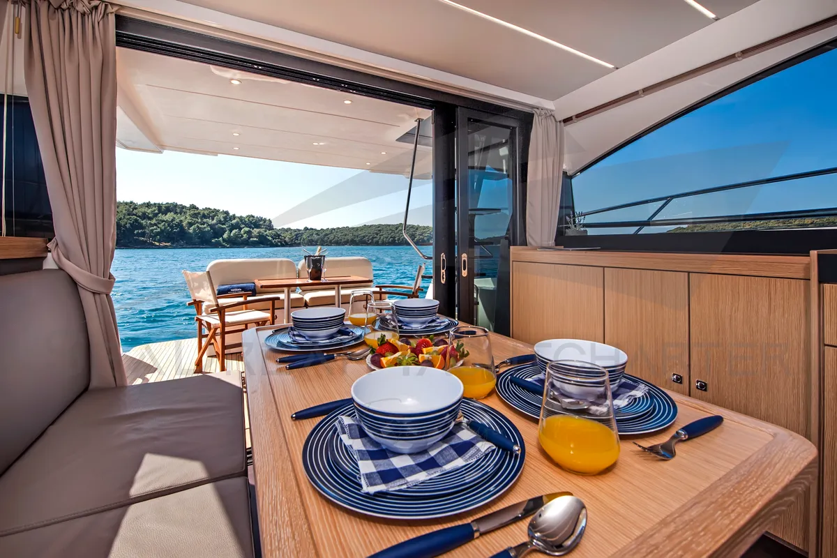 Salon of SUNSHINE, a Bavaria Virtess 420 Fly motorboat at Općina Sukošan, Croatia