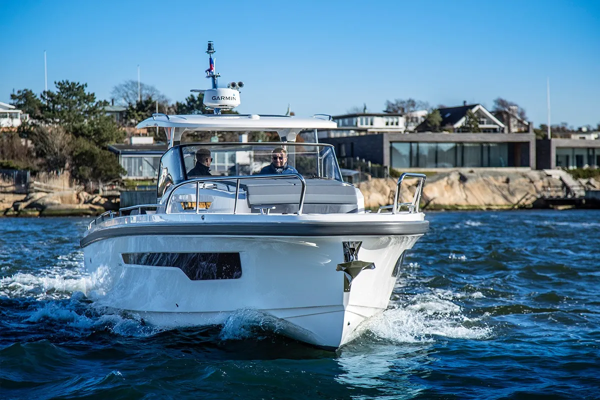 Exterior view of Kali, a Nimbus T11 motorboat at Općina Sukošan, Croatia