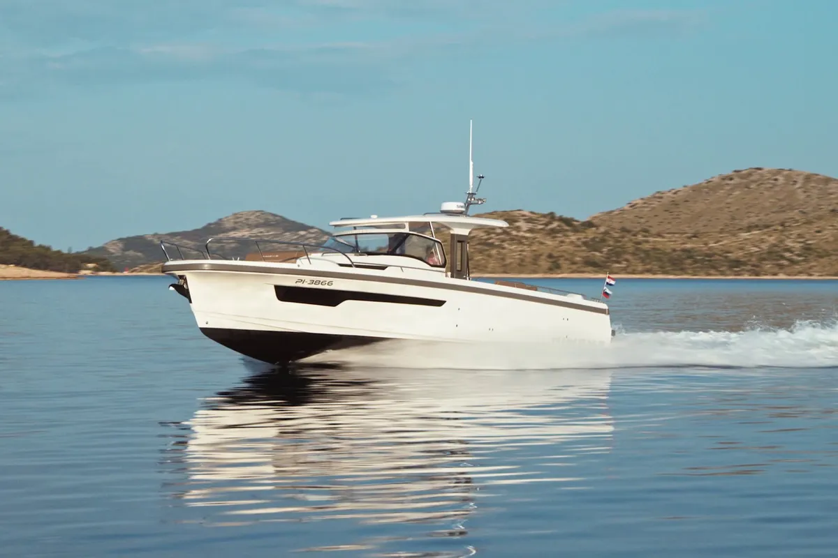 Exterior view of Kali, a Nimbus T11 motorboat at Općina Sukošan, Croatia