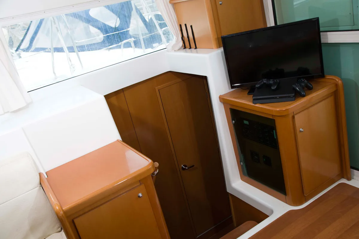 Cabin on Dynamis, a Lagoon 420 catamaran at Sithonia, Greece