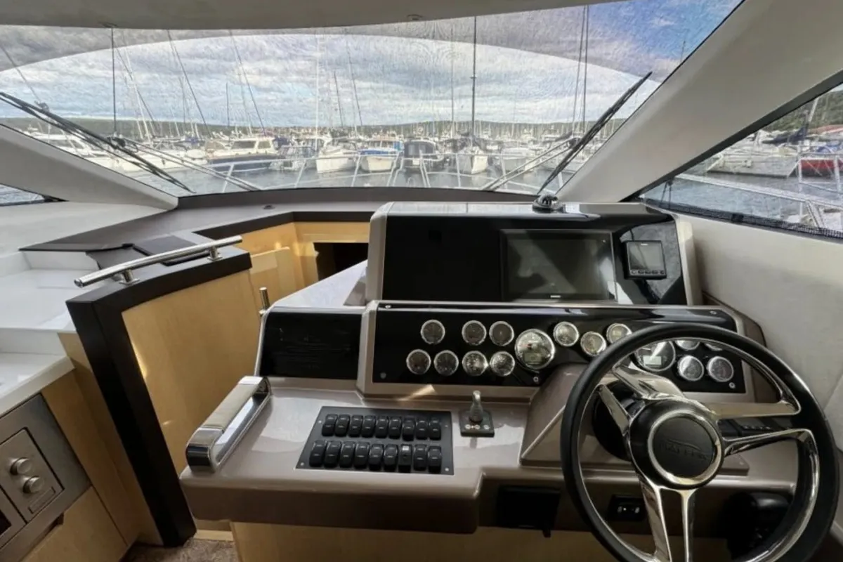 Minesa, a Galeon 420 Fly motor yacht at Punat, Croatia