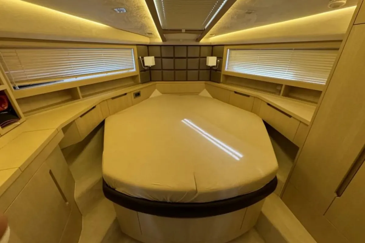 Minesa, a Galeon 420 Fly motor yacht at Punat, Croatia