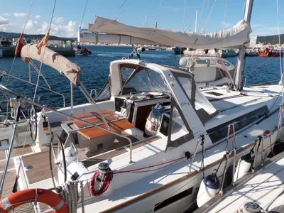 Deck of Tornafort, a Beneteau Oceanis 45 sailboat at Palamós, Spain