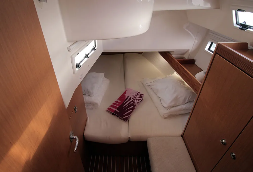 Cabin on Tesoro, a Bavaria Cruiser 40 sailboat at Llucmajor, Spain