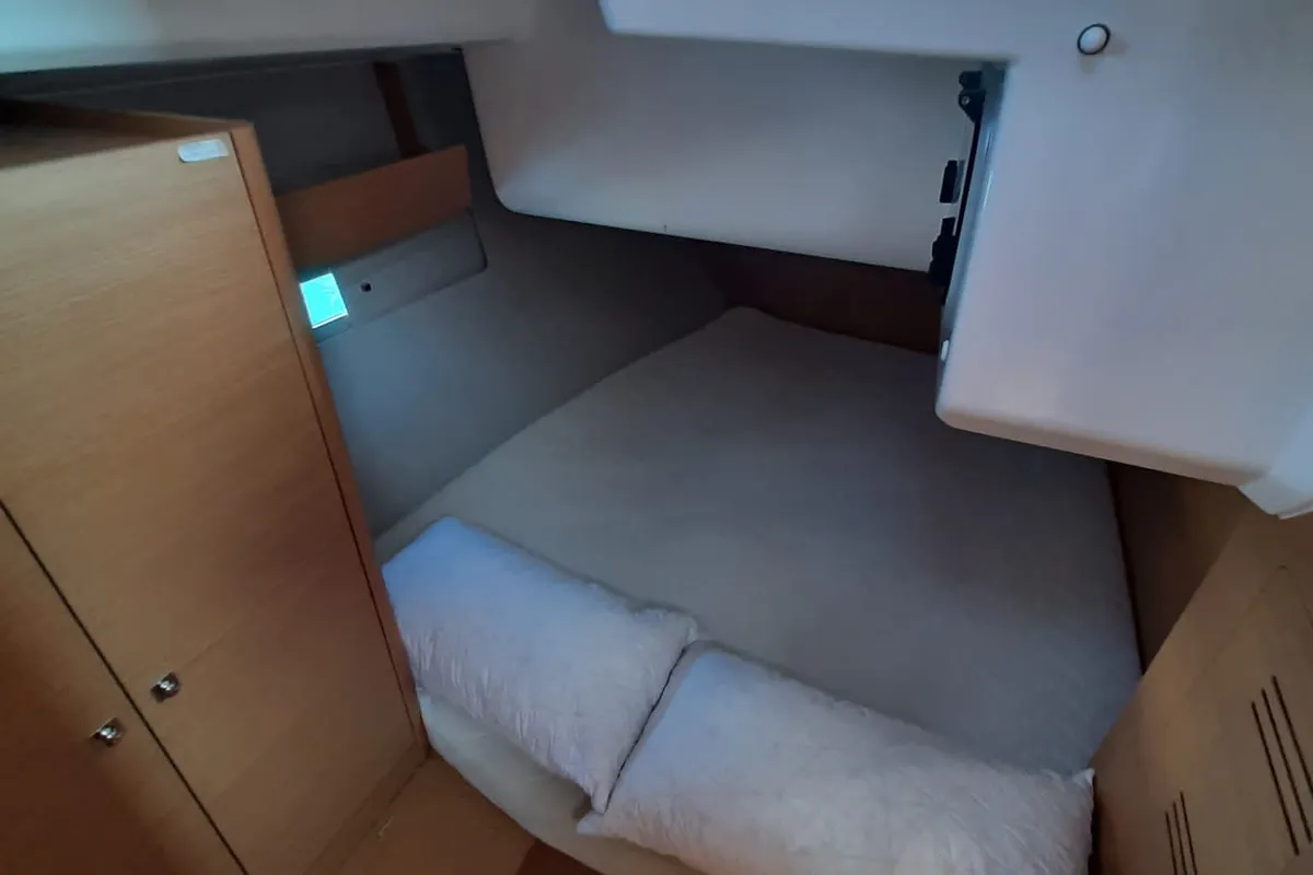 Cabin on Hedone, a Dufour 412 GL sailboat at Tonnarella, Italy