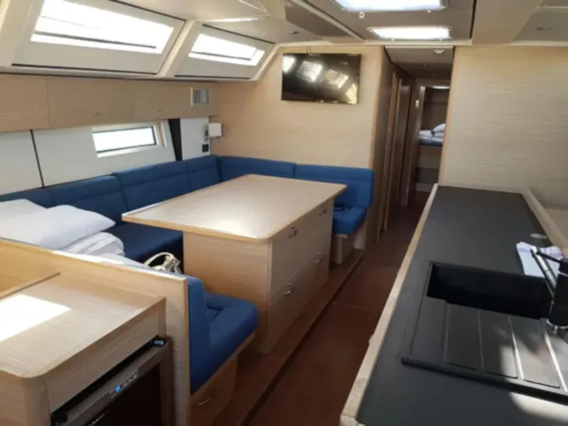 Salon of Marietta, a D&D Kufner 54 sailboat at Punat, Croatia