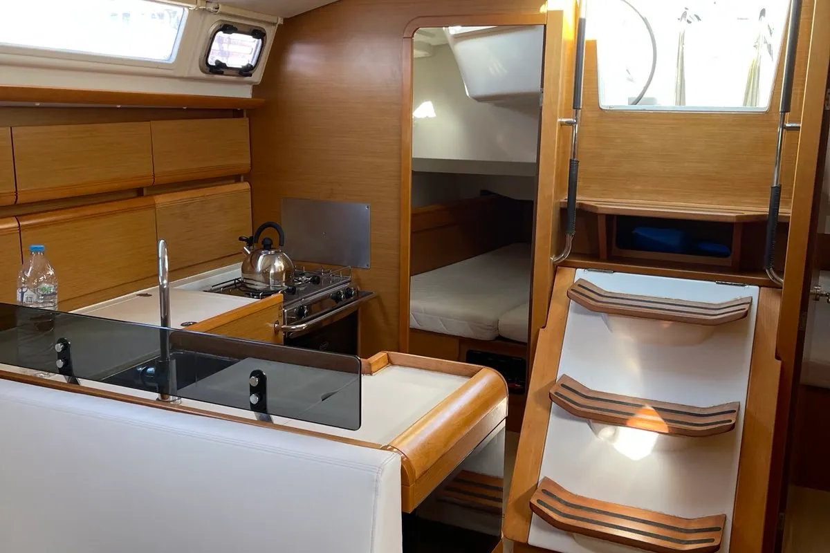 Tessie, a Jeanneau Sun Odyssey 439 sailboat at Volos Municipality, Greece