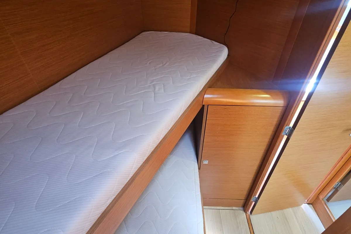 Tessie, a Jeanneau Sun Odyssey 439 sailboat at Volos Municipality, Greece