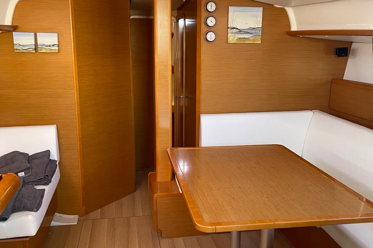 Tessie, a Jeanneau Sun Odyssey 439 sailboat at Volos Municipality, Greece