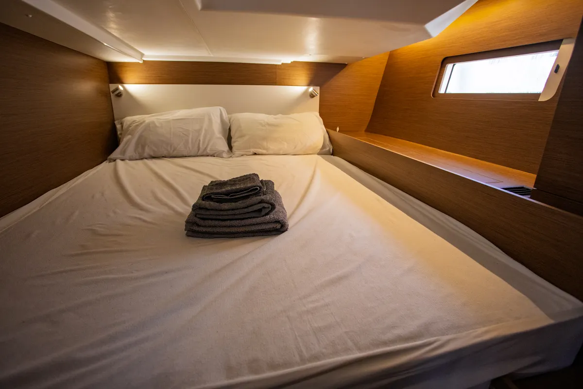 Cabin on Le Streghe, a Beneteau Oceanis 51.1 sailboat at Tonnarella, Italy