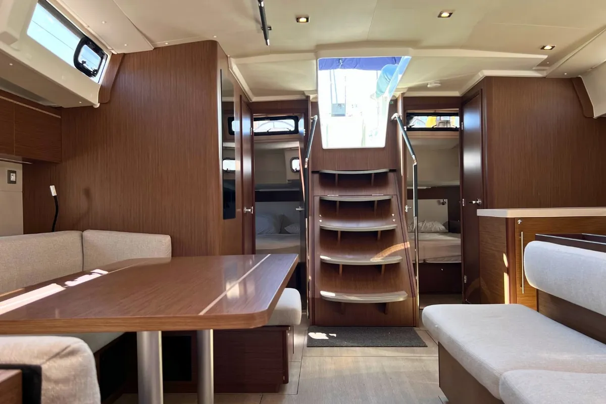 Salon of Le Streghe, a Beneteau Oceanis 51.1 sailboat at Tonnarella, Italy