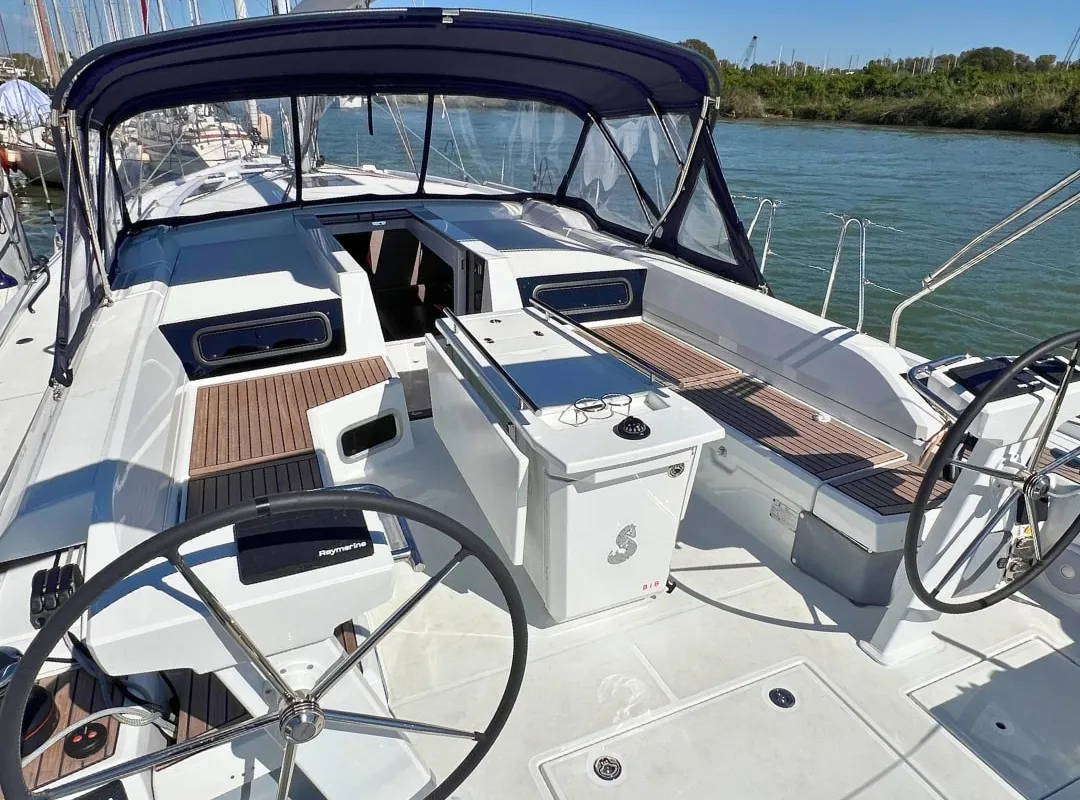 Cockpit of Le Streghe, a Beneteau Oceanis 51.1 sailboat at Tonnarella, Italy