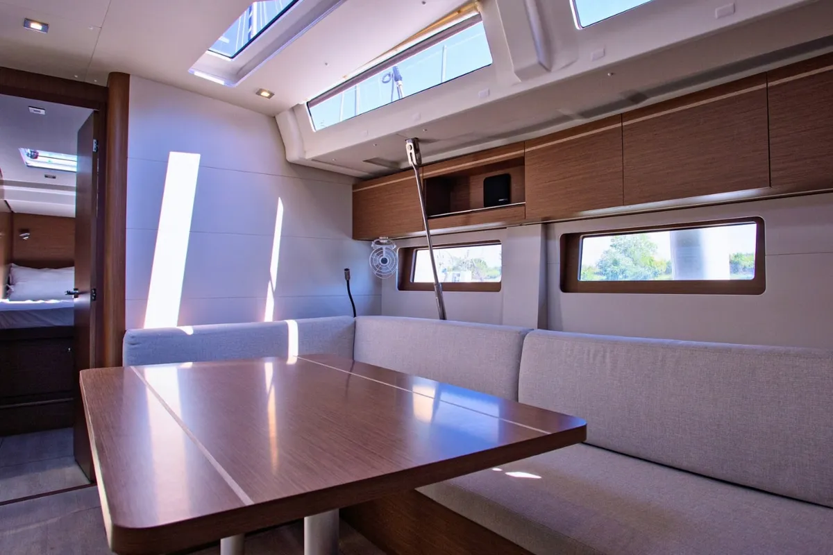 Salon of Le Streghe, a Beneteau Oceanis 51.1 sailboat at Tonnarella, Italy
