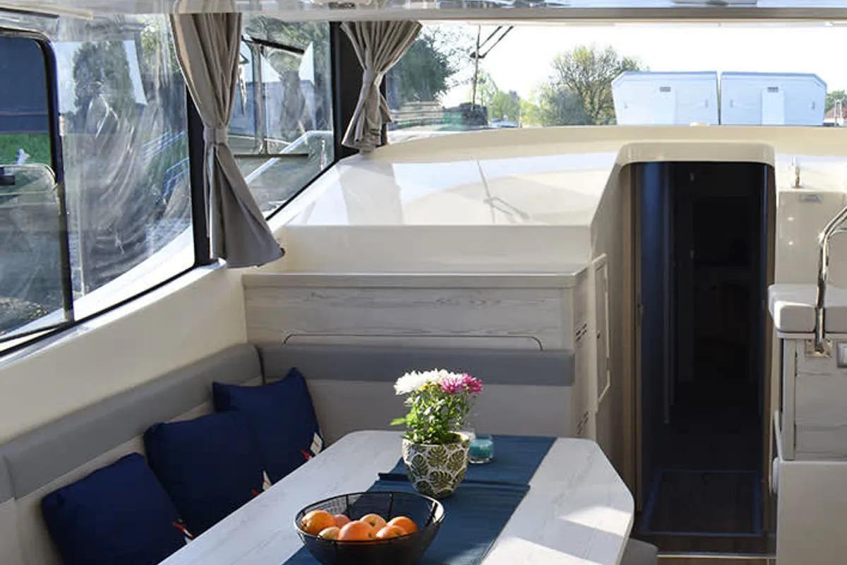 Salon of Horizon 5 - Premier 12, a Cygnet Horizon 5 motorboat at Rheinsberg, Germany