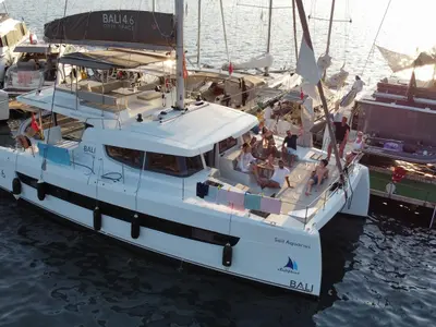 Sail Aquarius