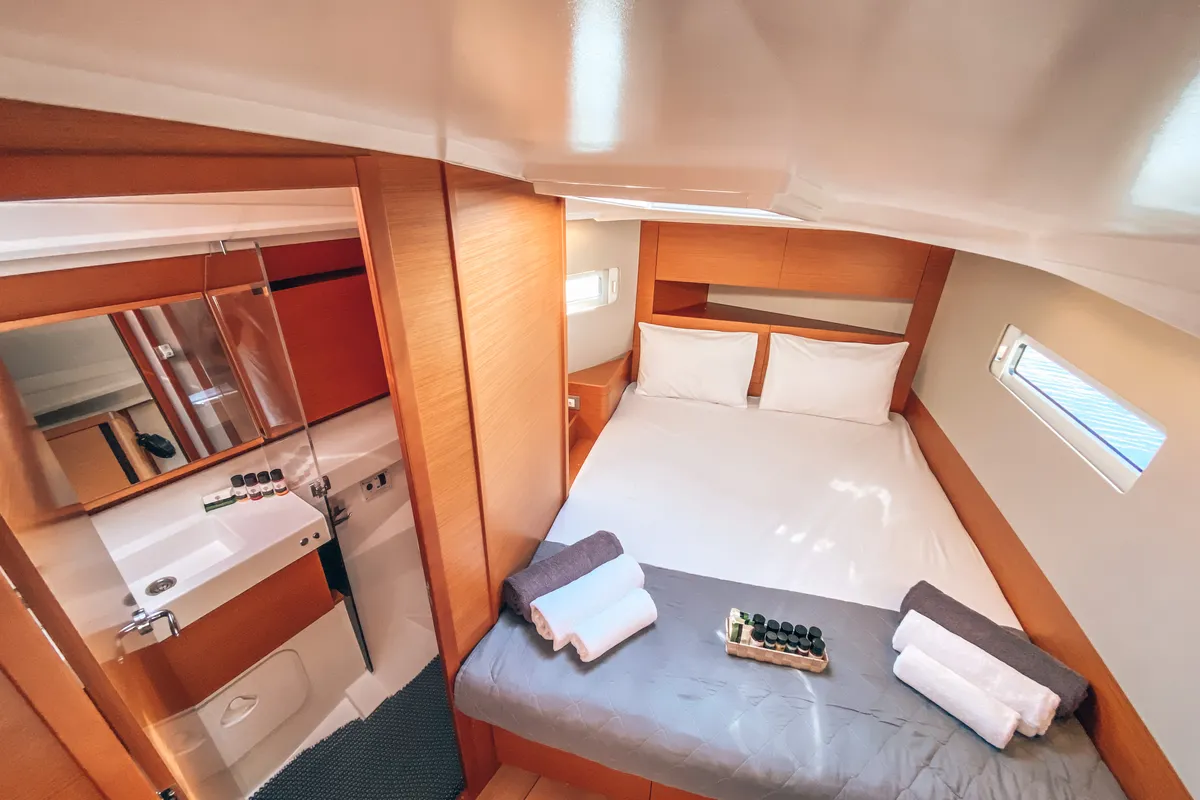 Cabin on Aquaholic, a Jeanneau Sun Odyssey 410 sailboat at Athens, Greece