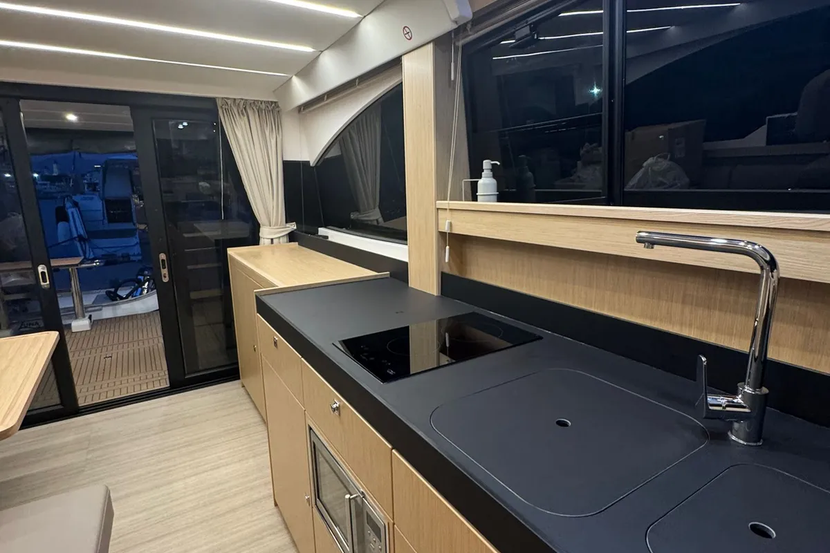 Lana, a Bavaria Virtess 420 Fly motor yacht at Grad Trogir, Croatia