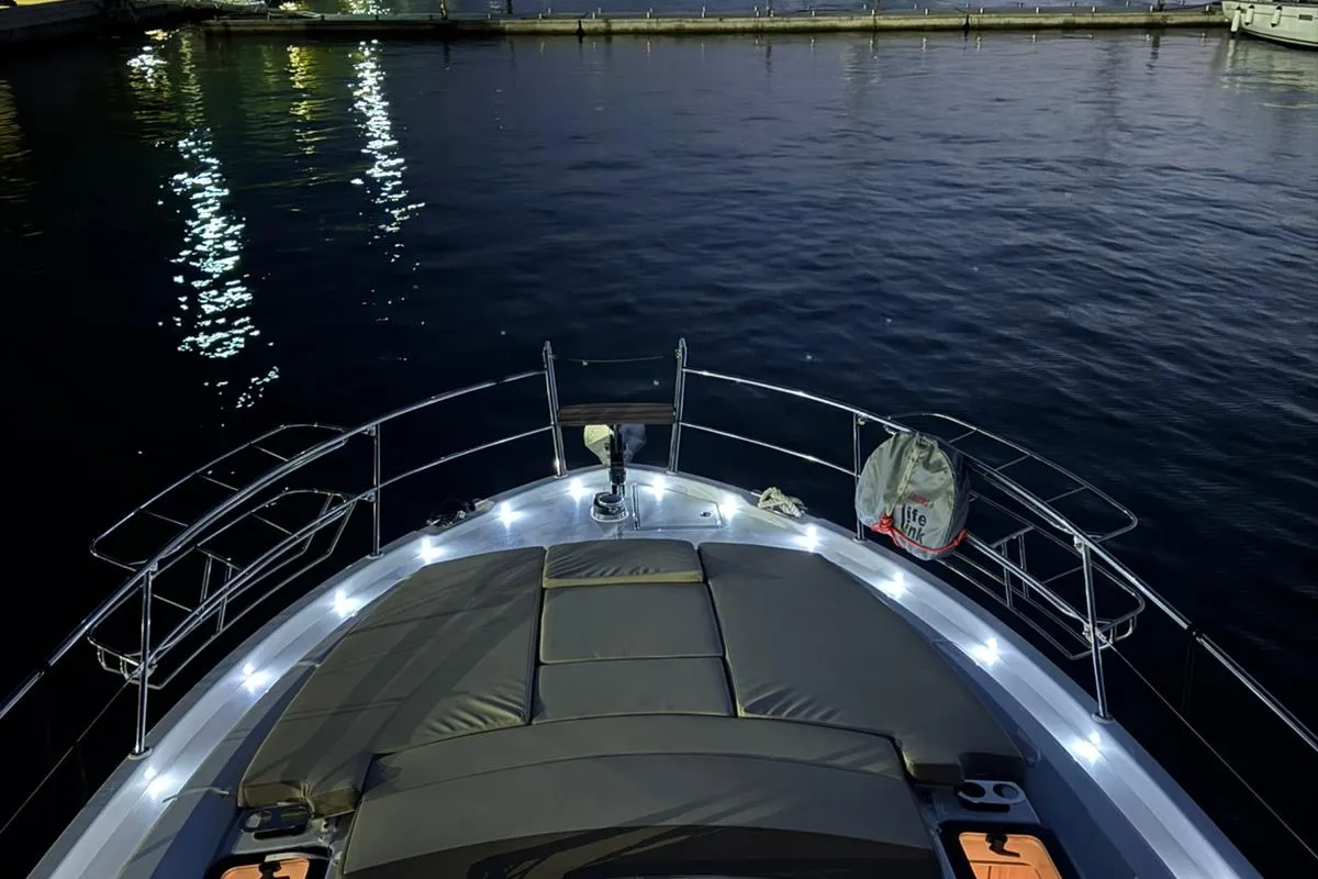 Lana, a Bavaria Virtess 420 Fly motor yacht at Grad Trogir, Croatia