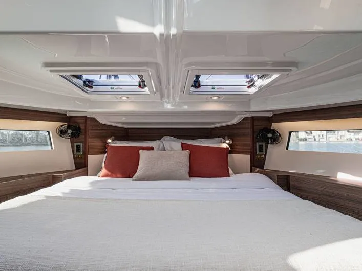 Cabin on Liberty - Luxury 10, a Cygnet Liberty motorboat at Rheinsberg, Germany