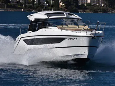 Hannah, a Bavaria SR38 Hard Top motor yacht at Grad Trogir, Croatia