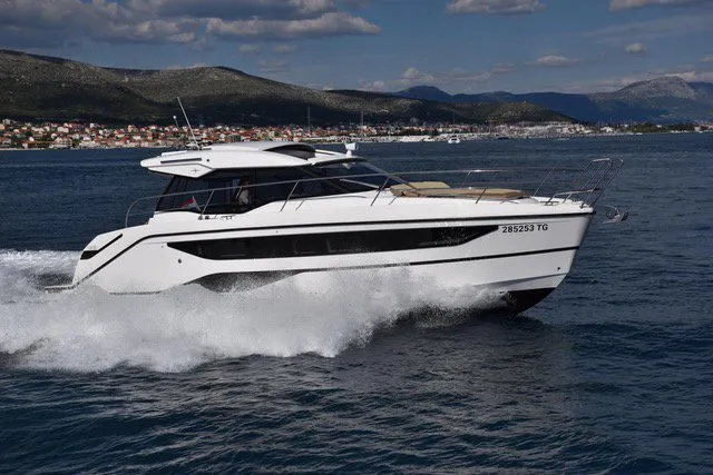 Hannah, a Bavaria SR38 Hard Top motor yacht at Grad Trogir, Croatia