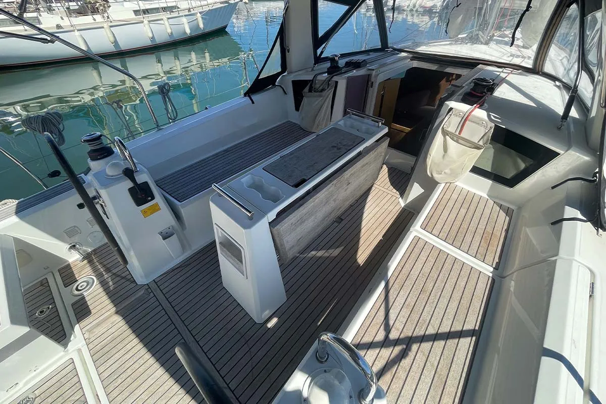 Deck of Plume d'Ange, a Beneteau Oceanis 35.1 sailboat at Hyères, France
