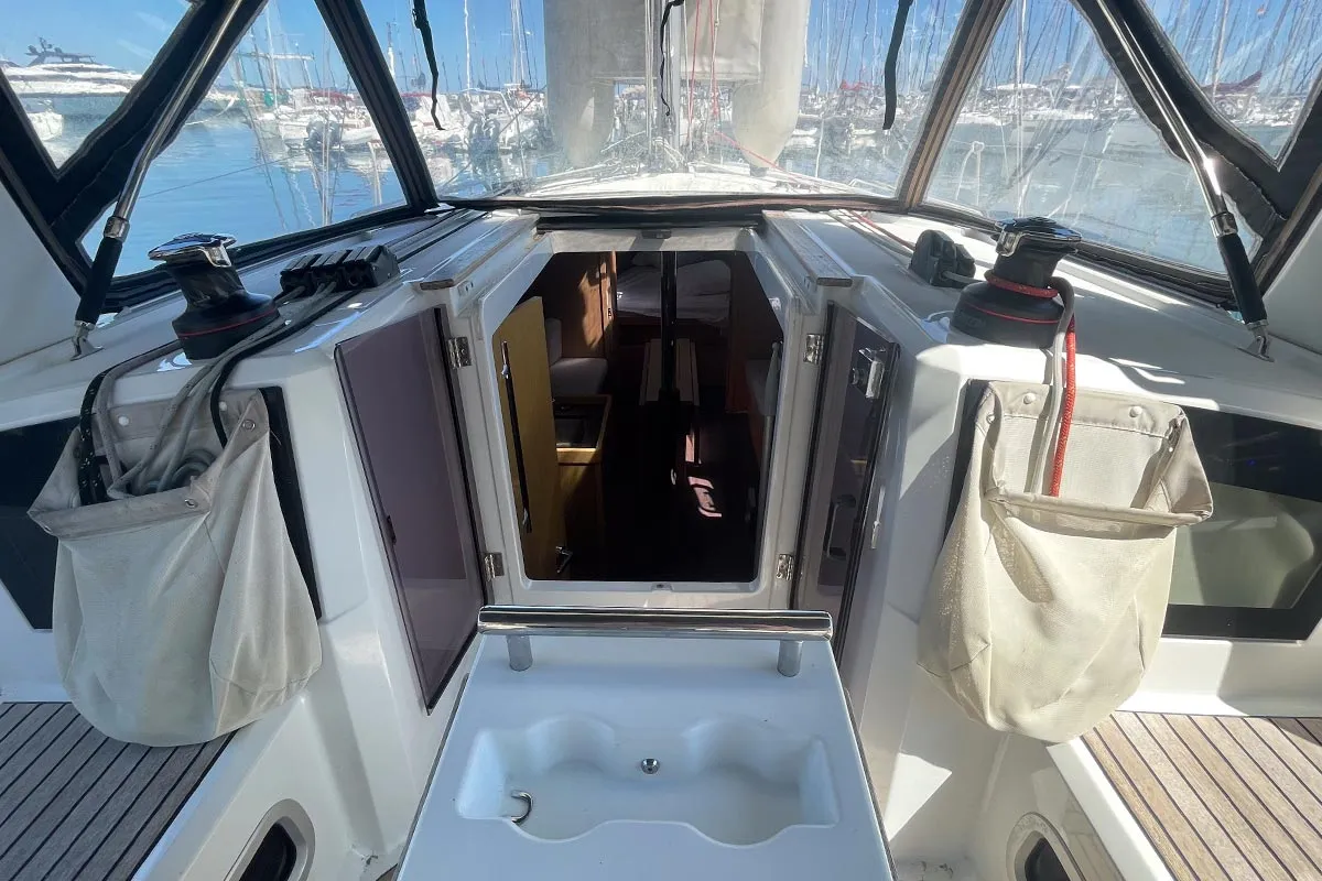 Cockpit of Plume d'Ange, a Beneteau Oceanis 35.1 sailboat at Hyères, France