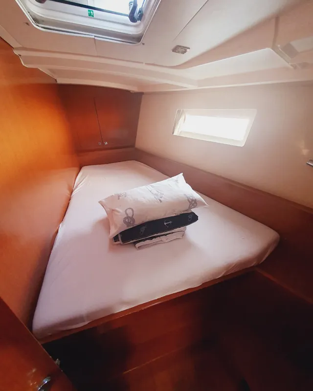 Cabin on Mediterraneo, a Beneteau Oceanis 45 sailboat at Grad Pula, Croatia