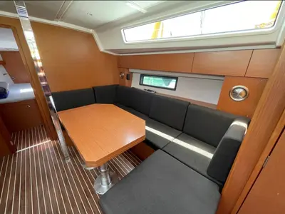 Salon of AF-C42, a Bavaria C42 sailboat at Athens, Greece