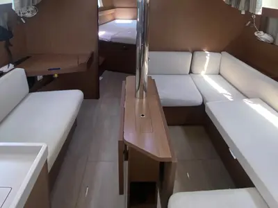 Salon of IRIS, a Beneteau Oceanis 41.1 sailboat at Athens, Greece