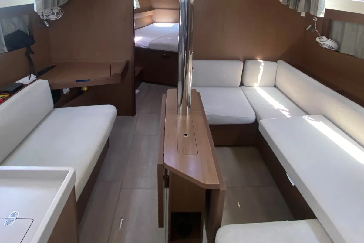 Salon of IRIS, a Beneteau Oceanis 41.1 sailboat at Athens, Greece