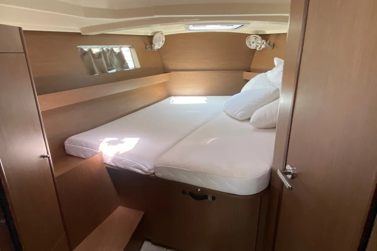 Cabin on IRIS, a Beneteau Oceanis 41.1 sailboat at Athens, Greece