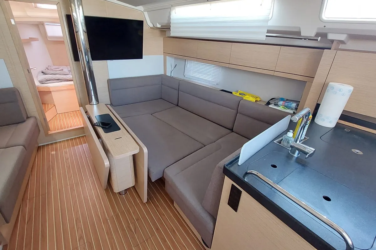 Exterior view of Seatherapy, a Hanse 418 sailboat at Rosignano Solvay, Italy