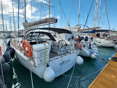 Deck of Seatherapy, a Hanse 418 sailboat at Rosignano Solvay, Italy