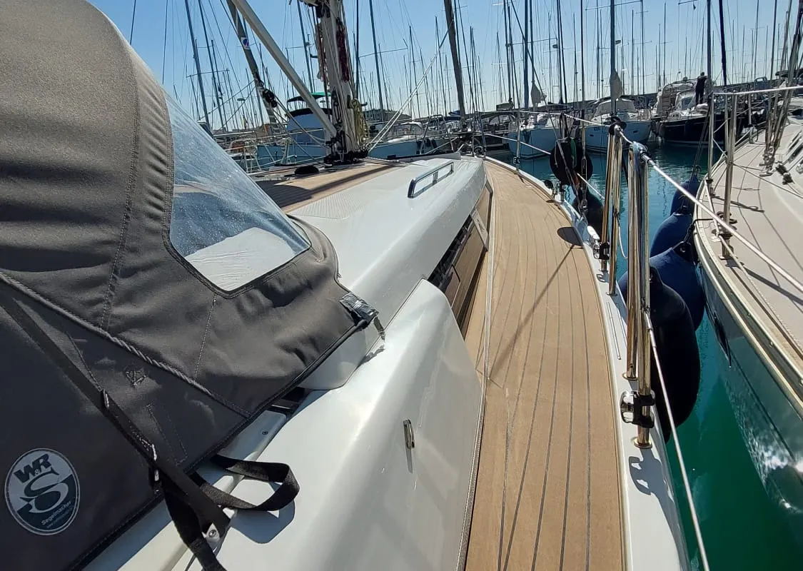 Cockpit of Seatherapy, a Hanse 418 sailboat at Rosignano Solvay, Italy