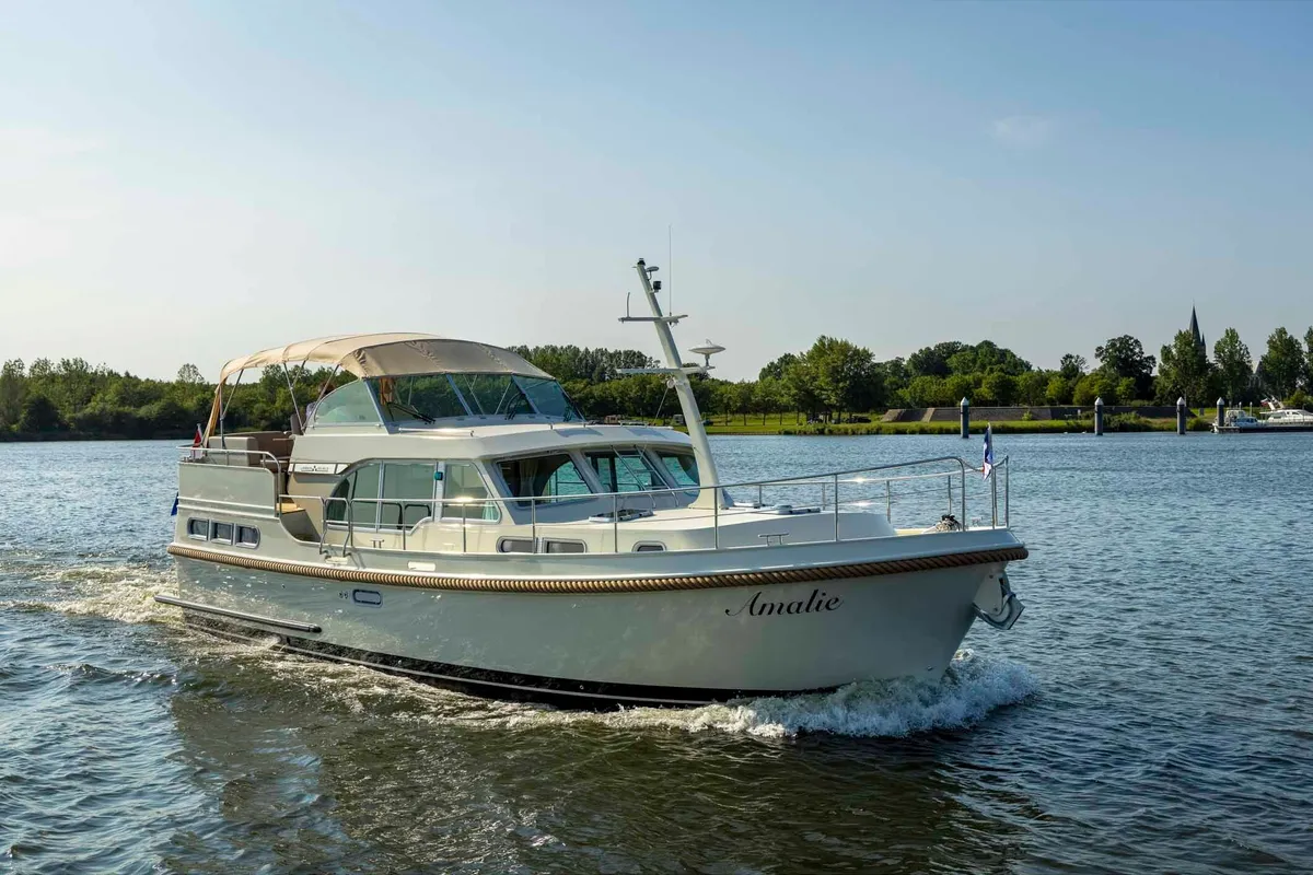 Amalie, a Linssen Grand Sturdy 40.0 AC motor yacht at Kinrooi, Belgium