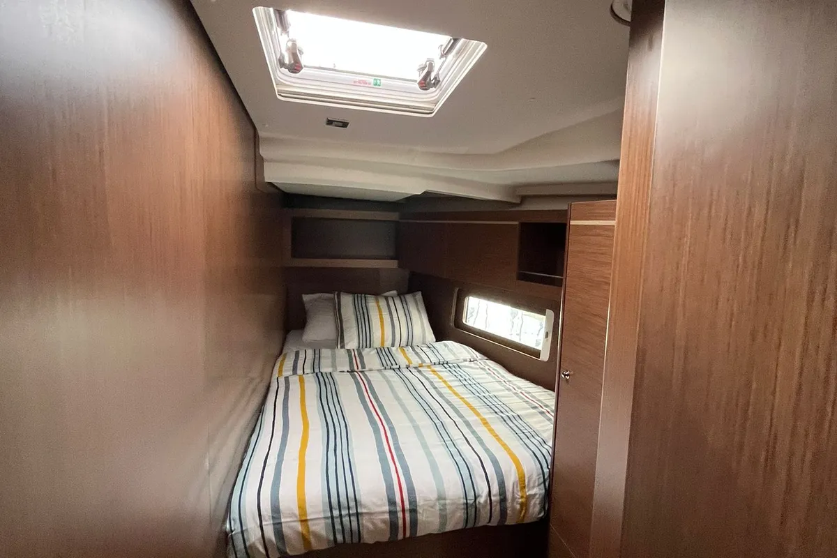 Cabin on Summer Spirit, a Beneteau Oceanis 46.1 sailboat at Općina Medulin, Croatia