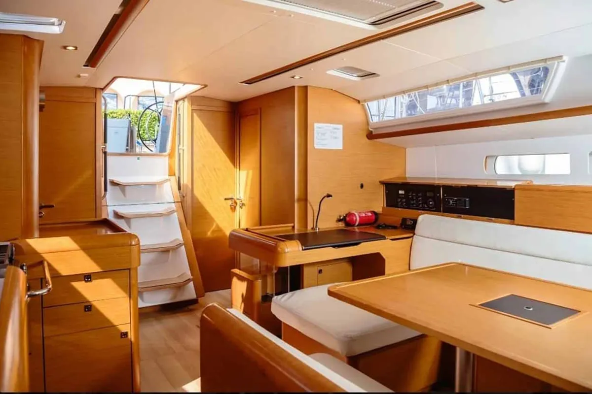 Salon of Kalos, a Jeanneau Sun Odyssey 519 sailboat at Tropea, Italy