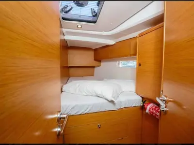 Cabin on Kalos, a Jeanneau Sun Odyssey 519 sailboat at Tropea, Italy