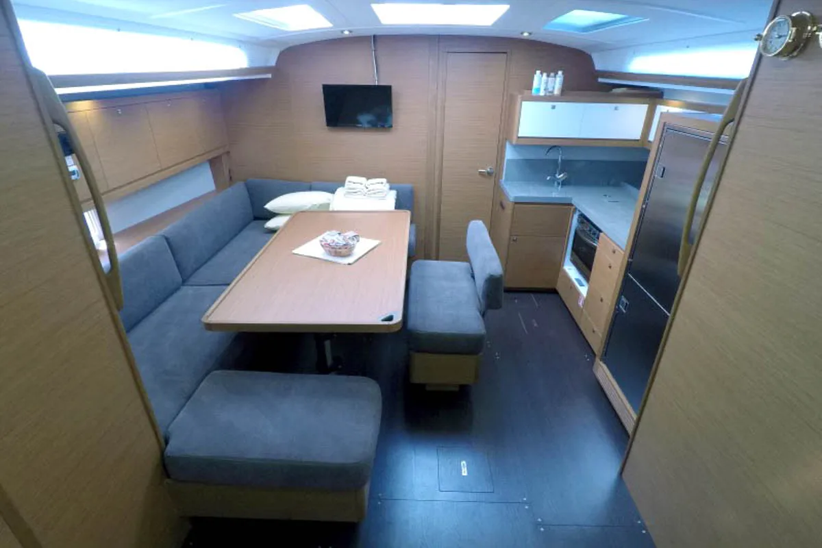 Salon of Avanti, a Dufour 470 sailboat at Grad Šibenik, Croatia