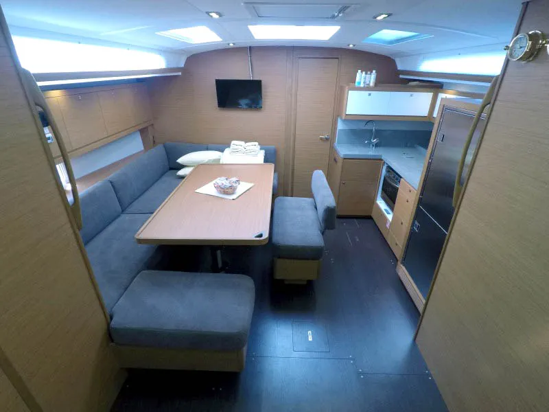 Salon of Avanti, a Dufour 470 sailboat at Grad Šibenik, Croatia