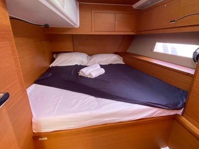 Cabin on Teti, a Dufour 470 sailboat at Tonnarella, Italy