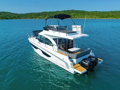 Tango, a Beneteau Antares 11 Fly OB motorboat at Pirovac, Croatia