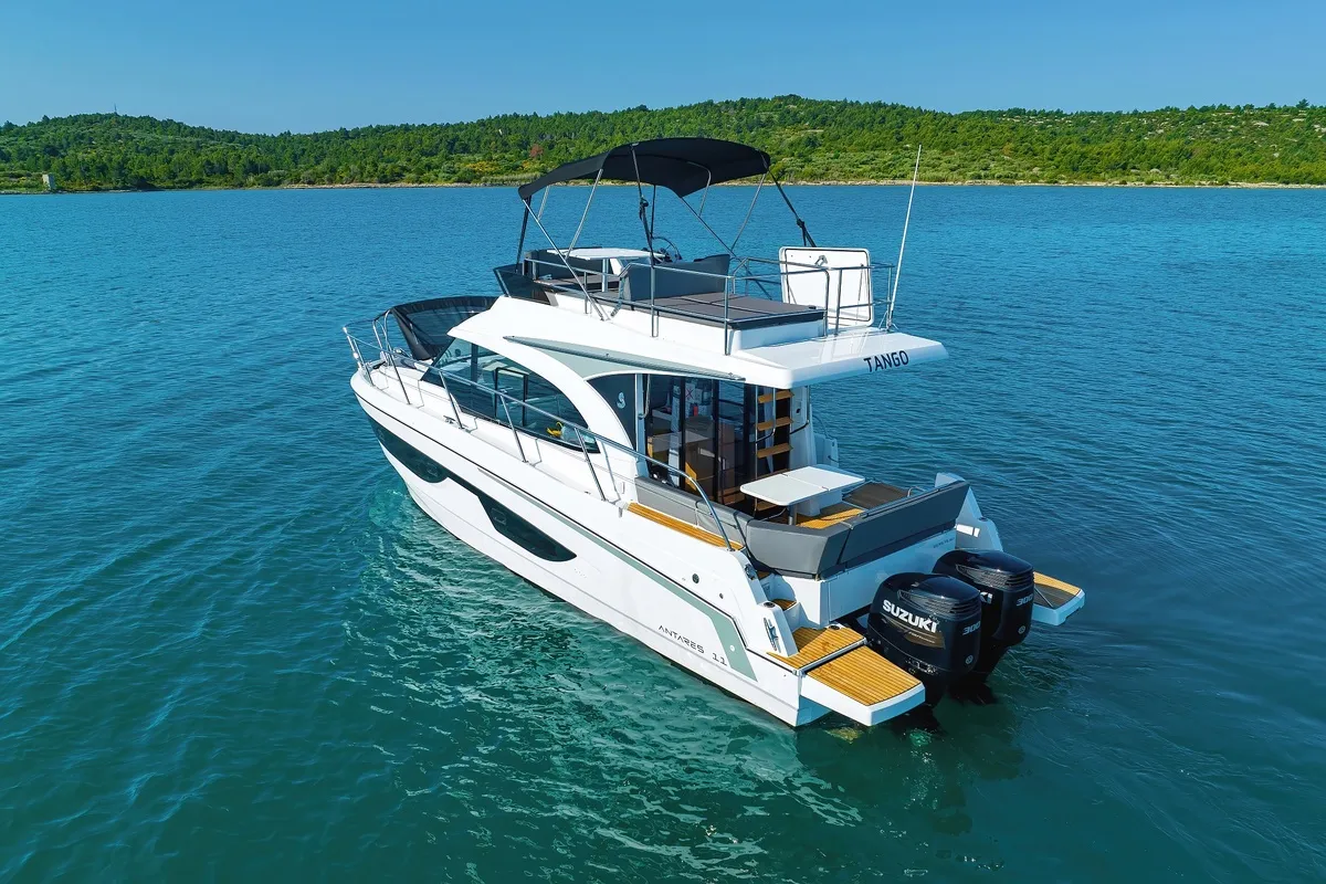 Tango, a Beneteau Antares 11 Fly OB motorboat at Pirovac, Croatia
