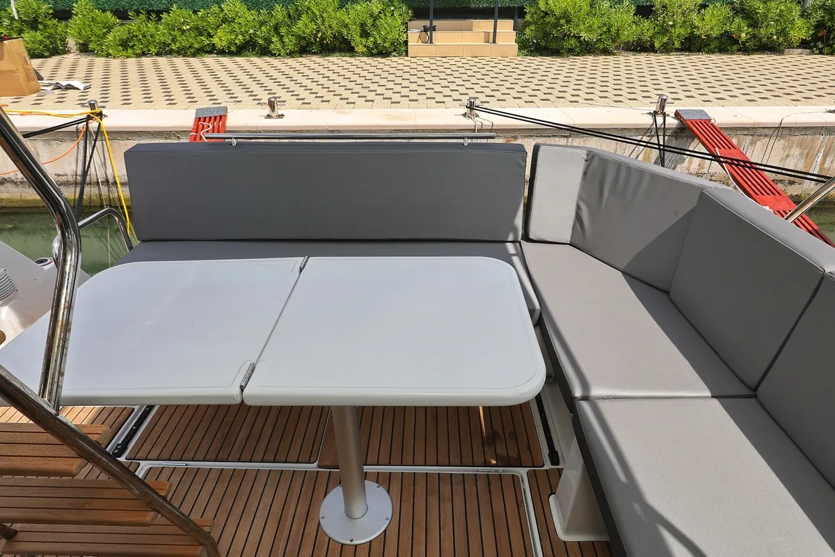 Tango, a Beneteau Antares 11 Fly OB motorboat at Pirovac, Croatia